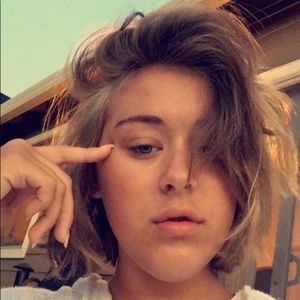 Meet your Posher, Madelin